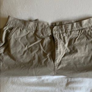 Thomas Nash, Men’s size 40 cargo shorts.